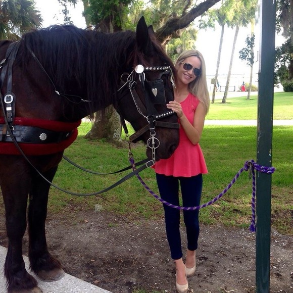 Meet your Posher, Carli - Picture 2 of 2